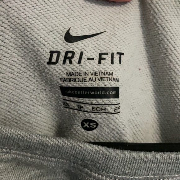 Nike Sweatshirt - Picture 2 of 3